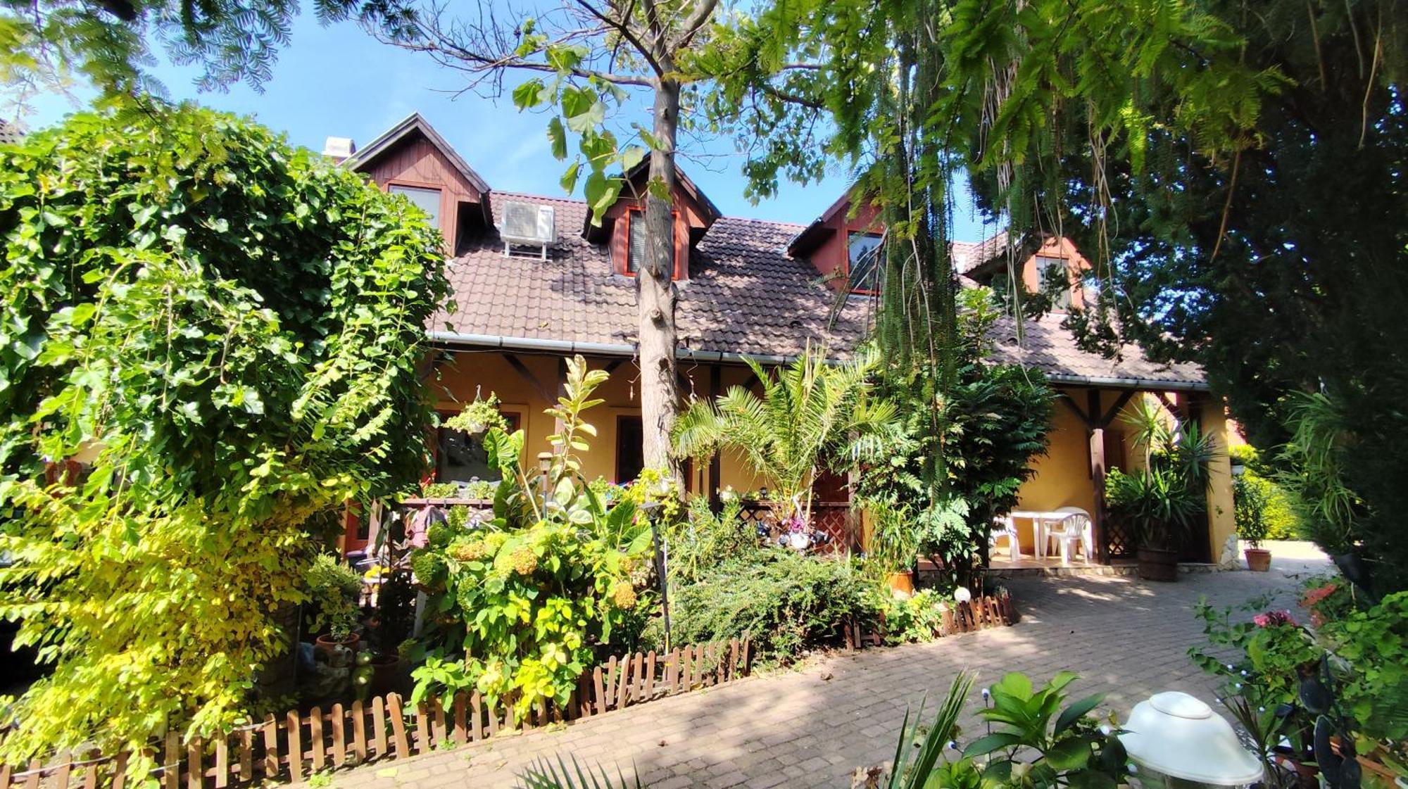 Katica Vendégház Siófok Exterior foto